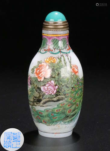 A GLASS LANDSCAPE PATTERN SNUFF BOTTLE