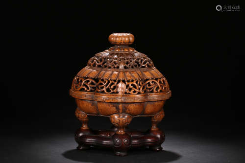 A BAMBOO CENSER OF FLORAL CARVING