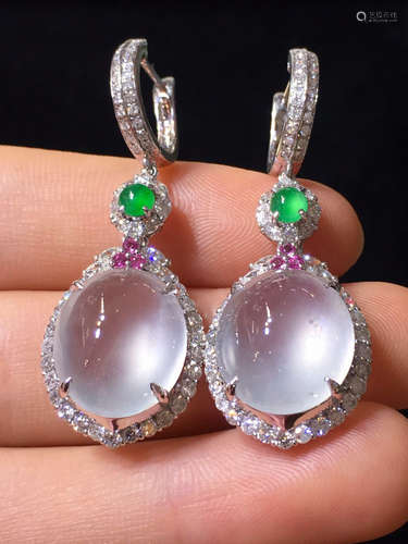 A PAIR OF ICY JADEITE EAR RINGS