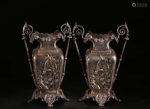 A PAIR OF SLIVER FLORAL CARVED VASE