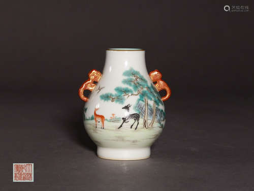 A QIANLONG MARK FAMILLE ROSE PORCELAIN TWO-EAR VASE