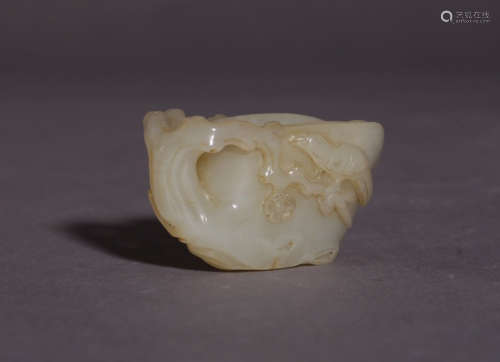 A HETIAN JADE CUP OF BIRD&PLUM FLOWER SHAPED