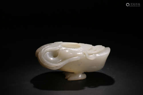 A HETIAN JADE GOOSE SHAPED OTTER