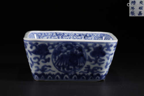 A BLUE&WHITE BRUSH WAHSER OF FLORAL PATTERN