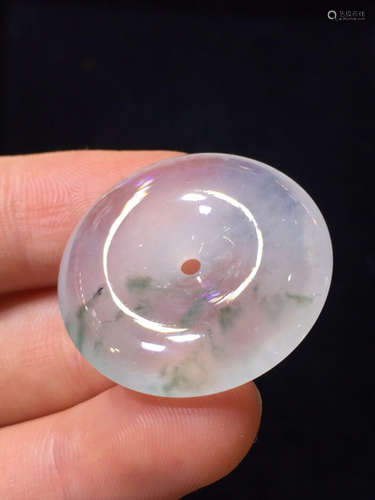 AN ICY CIRCLE JADEITE PENDANT