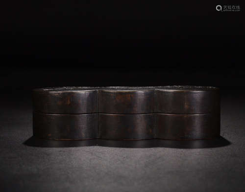 A LIANZHU STYLE COPPER INK BOX