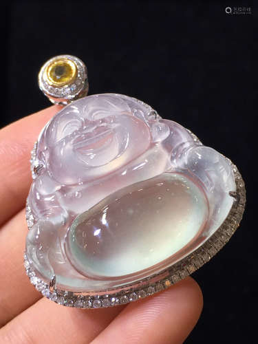 AN ICY BUDDHA SHAPED JADEITE PENDANT