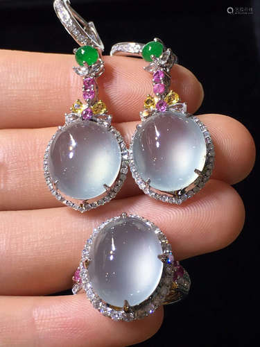 A SET OF ICY JADEITE EAR RINGS & RINGS