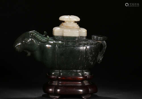 A HETIAN JADE SHEEP SHAPED POT