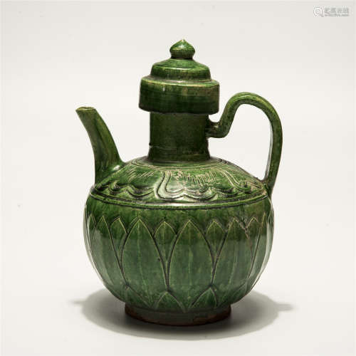 A Chinese Green Glazed Porcelain Wine Pot
