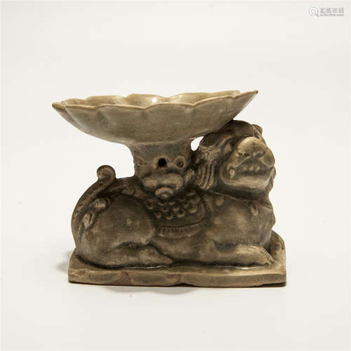 A Chinese Yue-Type Porcelain Oil Lamp