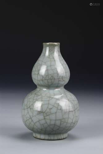 Guan-Type Double Gould Vase