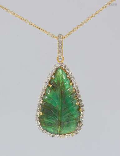 Emerald, diamond and 18k yellow gold pendant-necklace