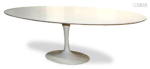 Eero Saarinen for Knoll International Tulip dining