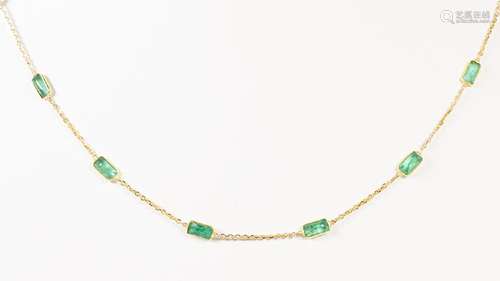 Emerald and 18k yellow gold necklace