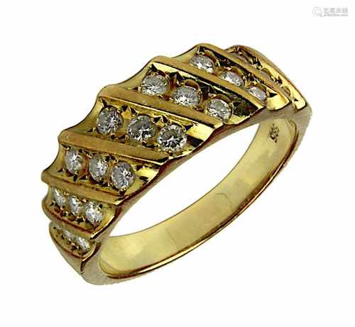 Gelbgold-Damenring mit Brillianten, 585er Gelbgold-Ringschiene, Ringkopf mit profilierten schrägen