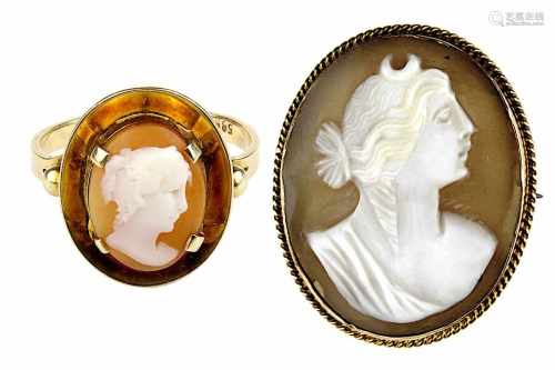 Gelbgold-Brosche und -Ring mit Muschelkameen, Brosche 9 kt gepunzt, mit Bildnis der Göttin Diana,