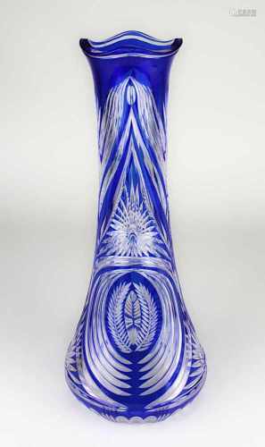 Jugendstil-Vase, wohl Glasfachschule Steinschönau/Haida, keulenförmige Klarglasvase, Wandung mit