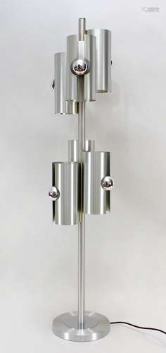 Designer-Stehlampe mit sechs zylinderförmigen Brennstellen, 1970er Jahre, Aluminiumgestell, H 131