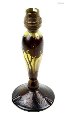 D'Argental Lampenfuß, um 1920, Klarglas mit braun-honigfarbenem Unterfang und dunkelbraunem