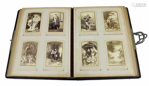 Photoalbum der Familie von Madroux, 19./20.Jh., mit ca. 65 Aufnahmen u.a. Kaiser Wilhelm II, König