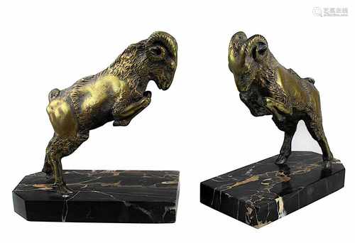 Paar Widder als Buchstützen, Bronze mit goldener Patina, Frankreich um 1920, naturalistisch