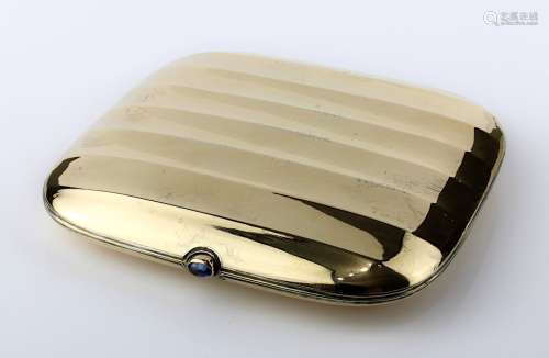 Zigarettenetui aus vergoldetem Silber, deutsch um 1920, rechteckige abgerundete Form, gerippte und