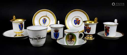 Fünf Tassen, Deutschland/Frankreich, 19.Jh., farbig und gold staffiert, 4 Biedermeiertassen um 1840,