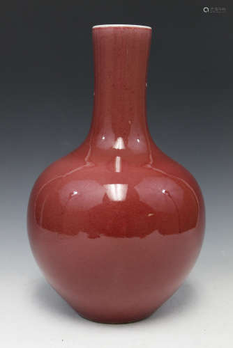Chinese red glazed porcelain vase, Kangxi mark.