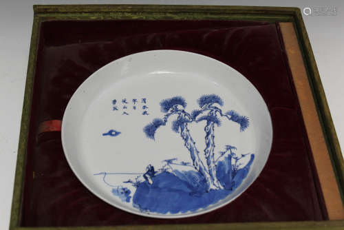 Chinese blue and white porcelain plate in a box, mark