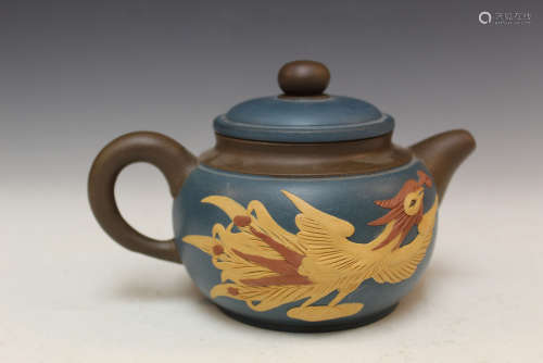 Chinese Yixing teapot, mark on the bottom.