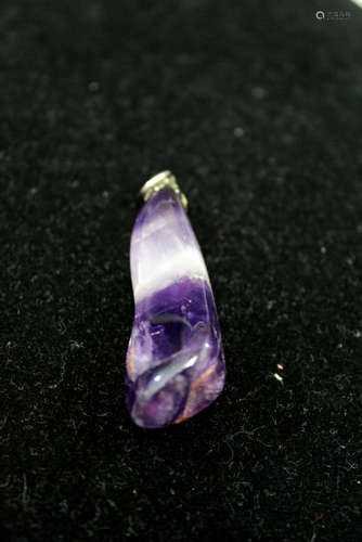 Amethyst pendant.