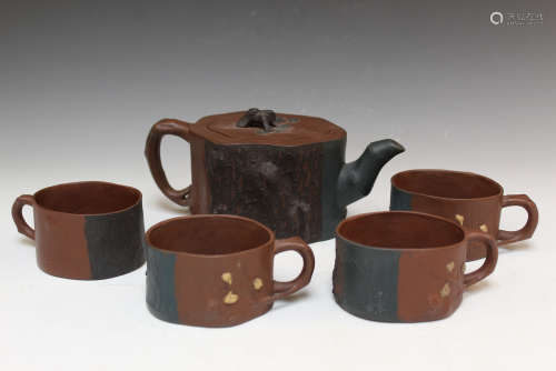 Chinese tea set, including teapot and four cups, mark