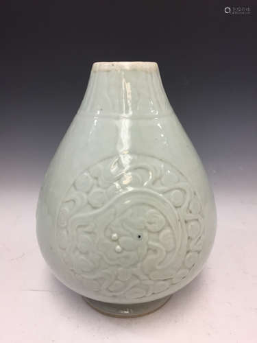 Chinese celadon porcelain vase, Qianlong mark.