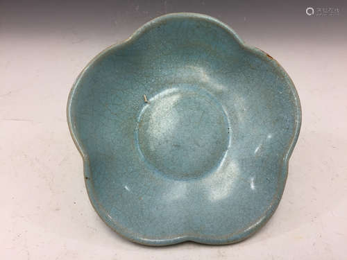 Chinese Jun Ware porcelain dish.