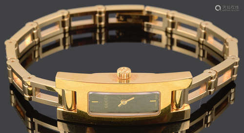 A contemporary ladies gold plated Gucci 3900L wristwatch