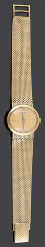 A ladies Swiss Baum and Mercier 18K gold ladies wristwatch