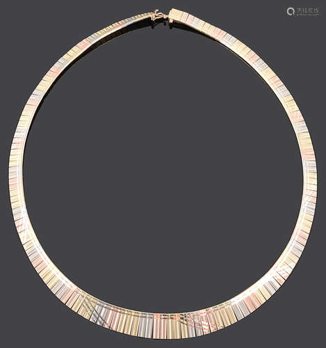 A continental 14K tri-colour gold articulated fringe necklace