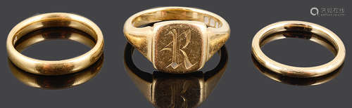 A gentleman's 18ct gold signet ring