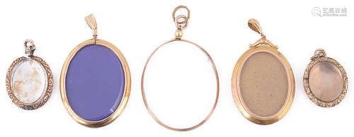 Four Victorian 9ct gold oval double sided picture lockets