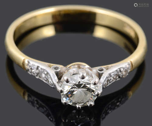 A delicate Continental single stone diamond set ring