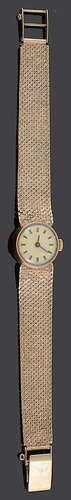 A 9ct gold ladies wristwatch