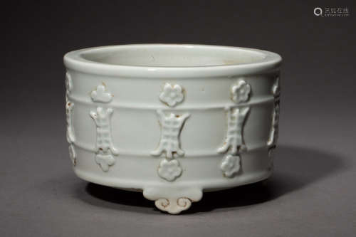 A Chinese Dehua Porcelain Incense Burner