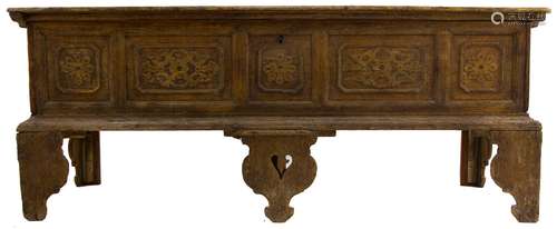 Chest of XVII/XVIII Century, Sicily. In pine wood. Cm 78 x194x69.