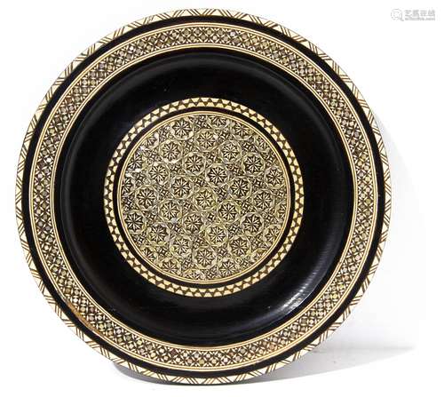 North African craftsmanship, early 20th century. Wooden plate, decorated. Diameter Cm 26