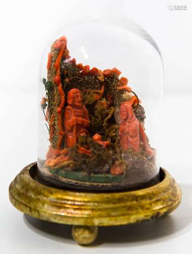 Little Trapani coral crib, late 18th century. Under glass dome. Cm 10 con base