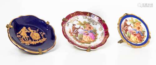 Limoges, 3 small plates with miniatures. Diameter cm 5, cm 5, cm 4