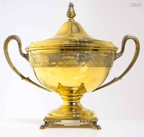 Bowl with golden silver lid – Vermeil. Argento 800. Punch F.C. Mi 39. Fratelli Cacchione 1949 Milan.