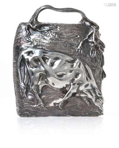 Silver 800 cowbell, with zoomorphic deocrations. 20th century. Kg 0,672. H Cm 12