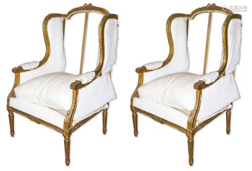 Pairs of Bergeres, late 19th century, beginning 20th century. In gilded wood. H Cm 106